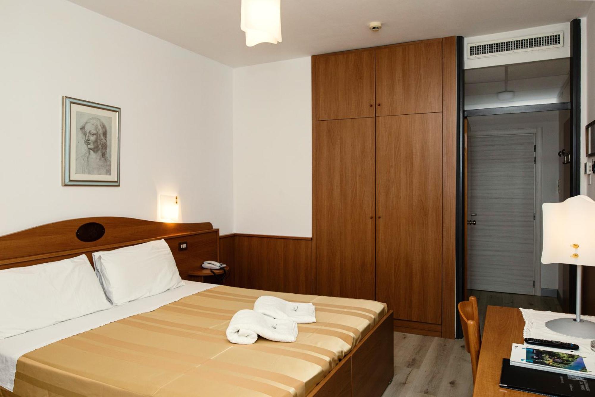 Hotel Leonardo Da Vinci Wellness Spa บิบิโอเน ภายนอก รูปภาพ