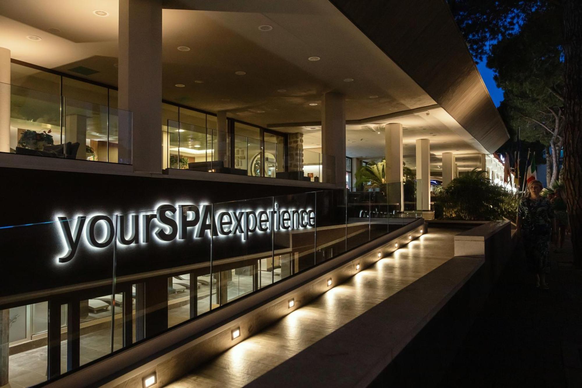 Hotel Leonardo Da Vinci Wellness Spa บิบิโอเน ภายนอก รูปภาพ