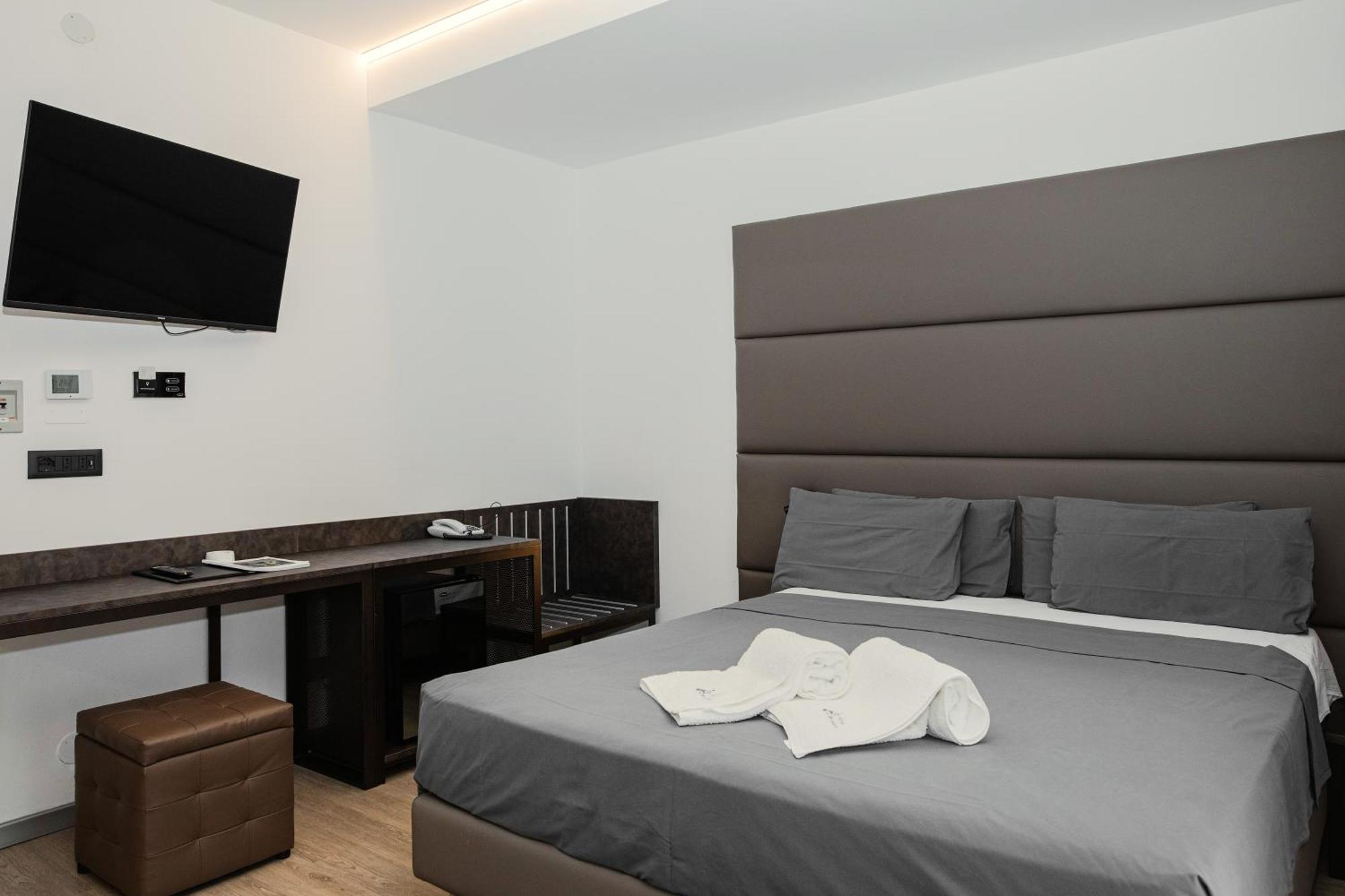 Hotel Leonardo Da Vinci Wellness Spa บิบิโอเน ภายนอก รูปภาพ