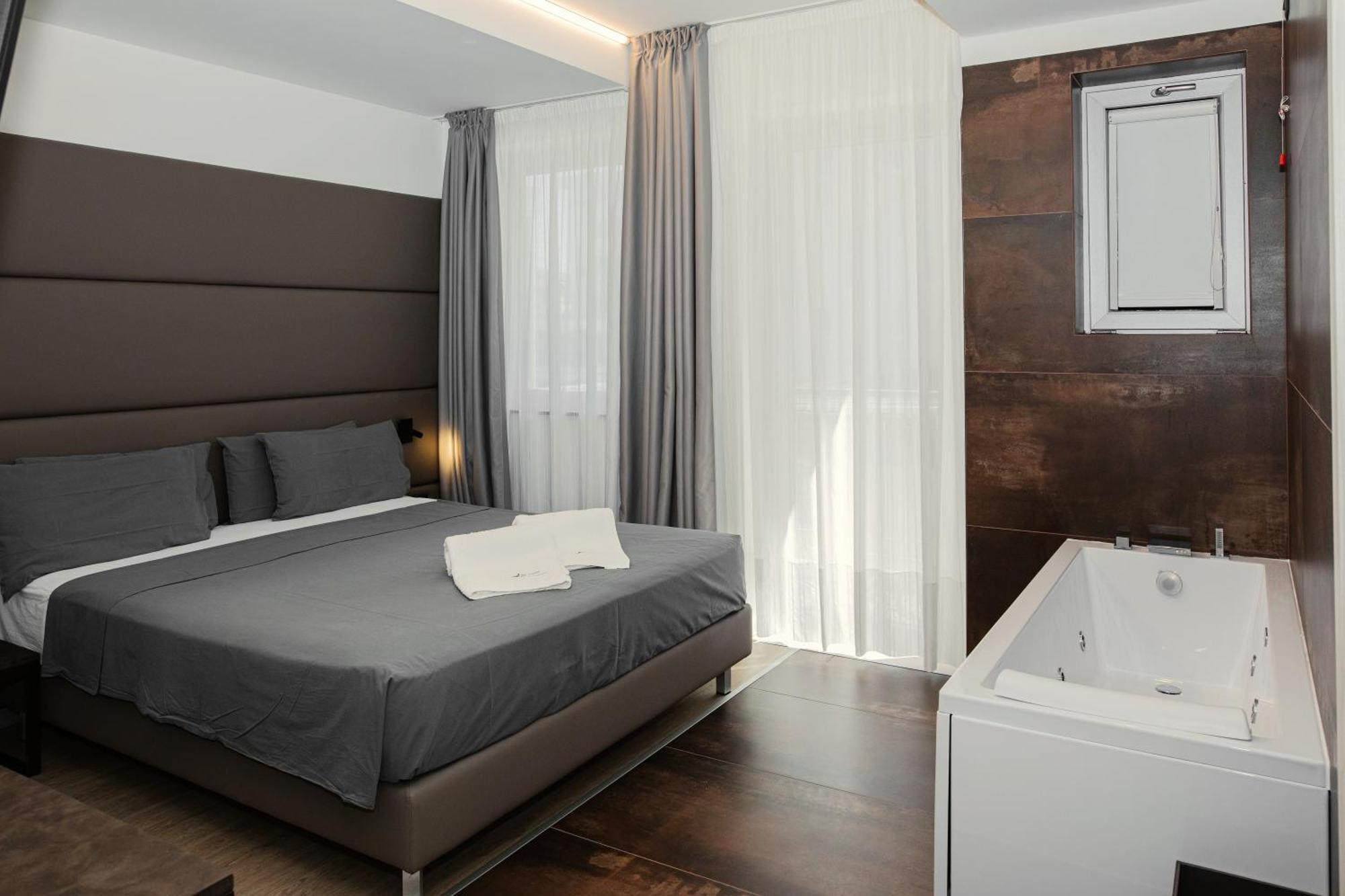Hotel Leonardo Da Vinci Wellness Spa บิบิโอเน ภายนอก รูปภาพ