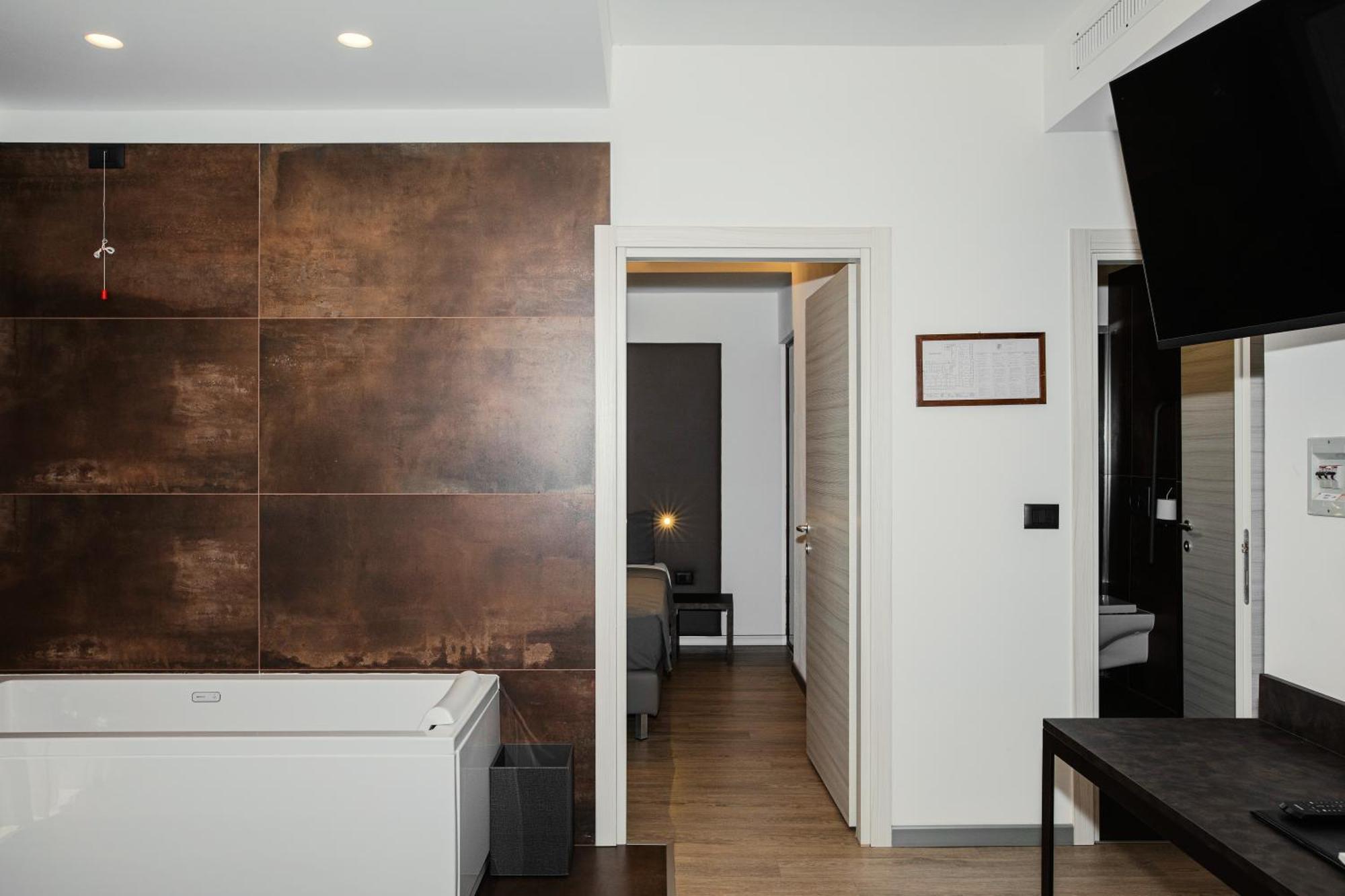 Hotel Leonardo Da Vinci Wellness Spa บิบิโอเน ภายนอก รูปภาพ