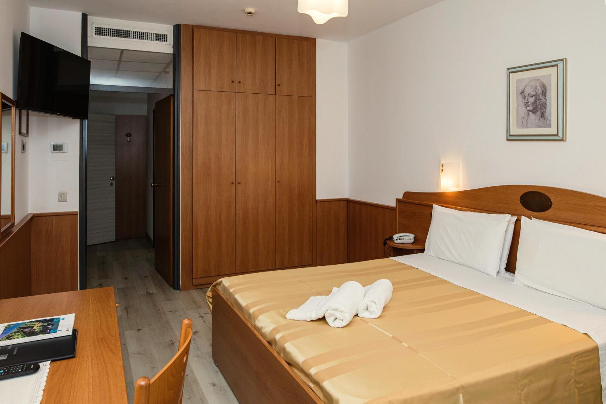 Hotel Leonardo Da Vinci Wellness Spa บิบิโอเน ภายนอก รูปภาพ