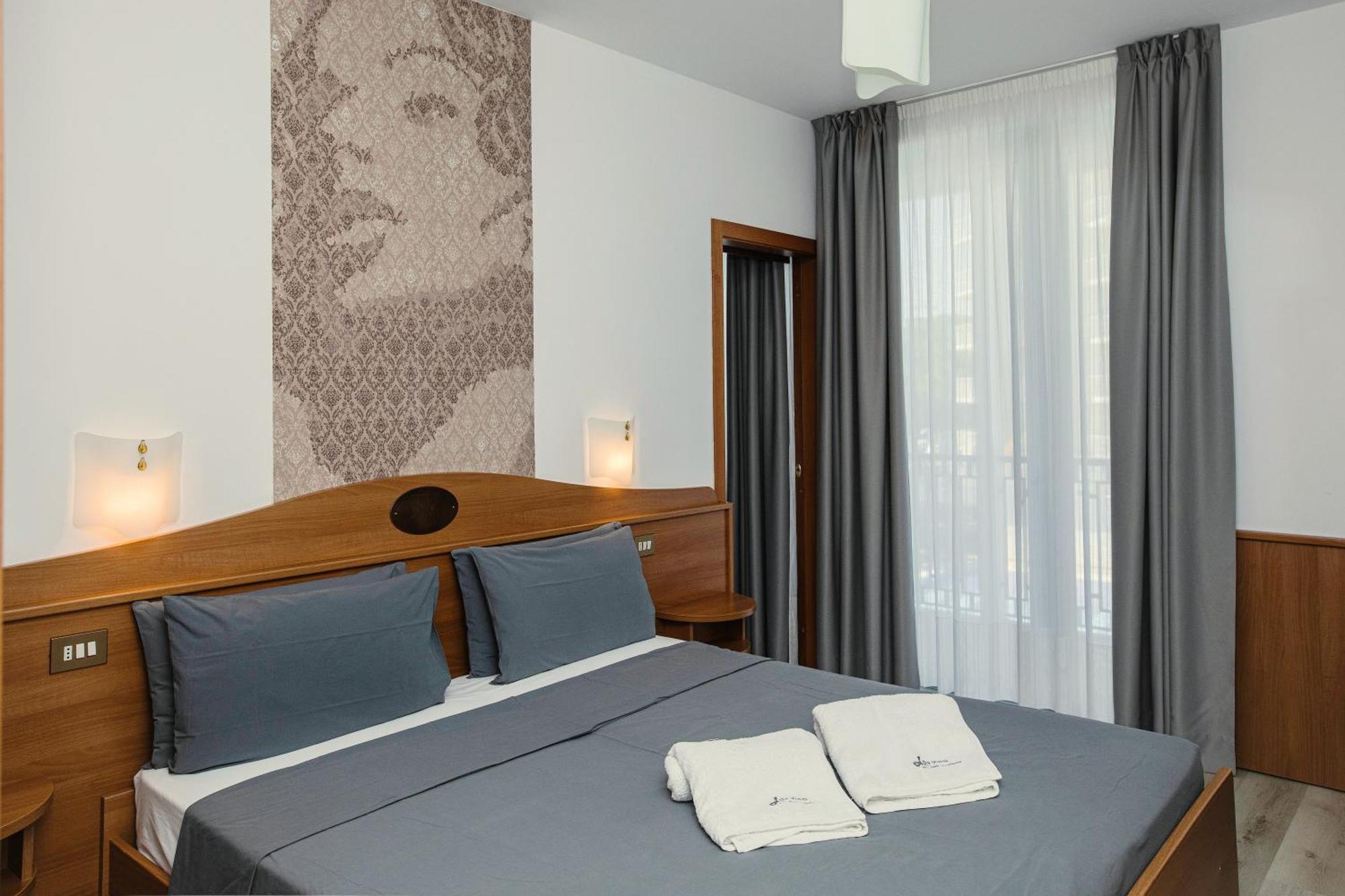 Hotel Leonardo Da Vinci Wellness Spa บิบิโอเน ภายนอก รูปภาพ