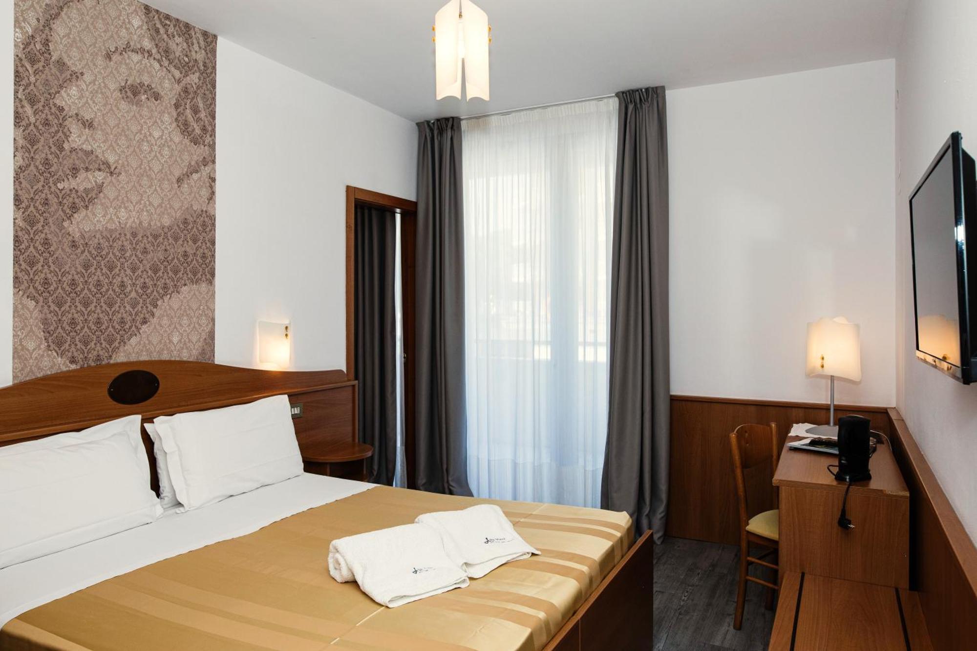 Hotel Leonardo Da Vinci Wellness Spa บิบิโอเน ภายนอก รูปภาพ