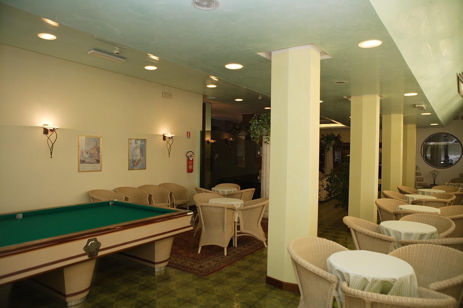 Hotel Leonardo Da Vinci Wellness Spa บิบิโอเน ภายนอก รูปภาพ