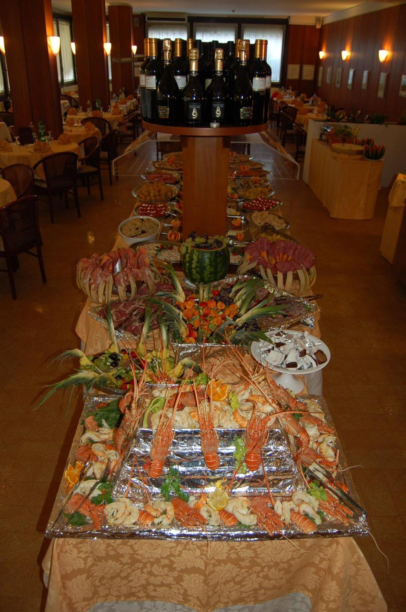 Hotel Leonardo Da Vinci Wellness Spa บิบิโอเน ภายนอก รูปภาพ