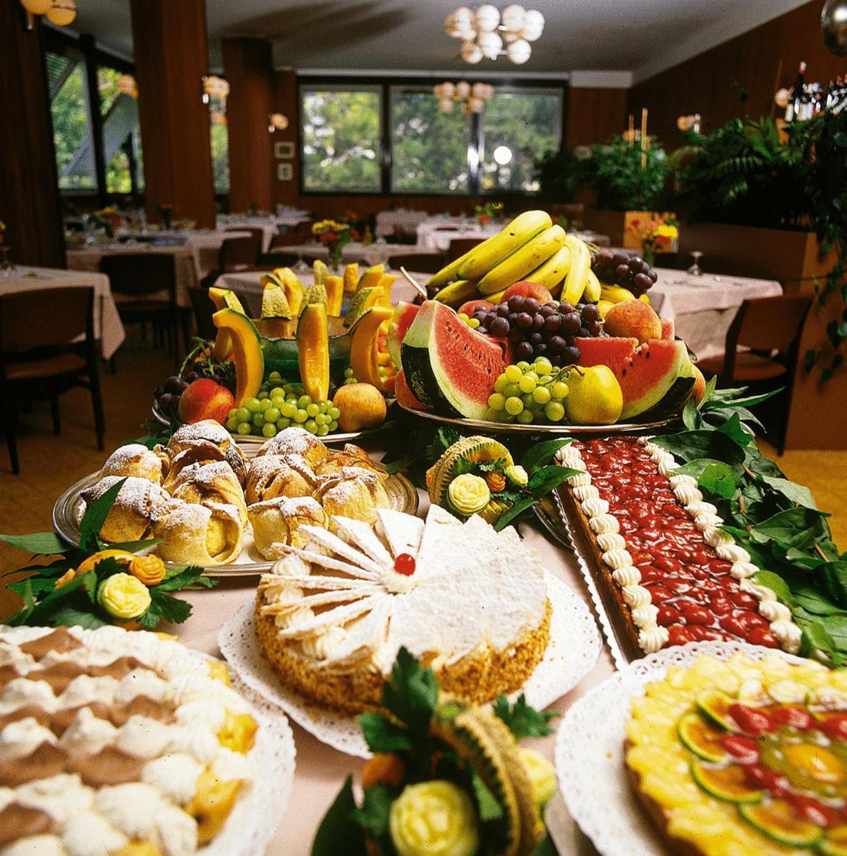 Hotel Leonardo Da Vinci Wellness Spa บิบิโอเน ภายนอก รูปภาพ